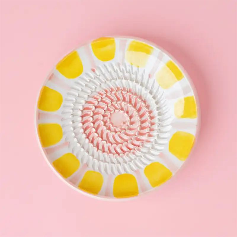 Assiette râpe ail artisanale en céramique