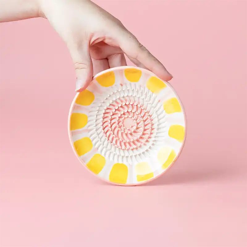 Assiette râpe ail artisanale en céramique
