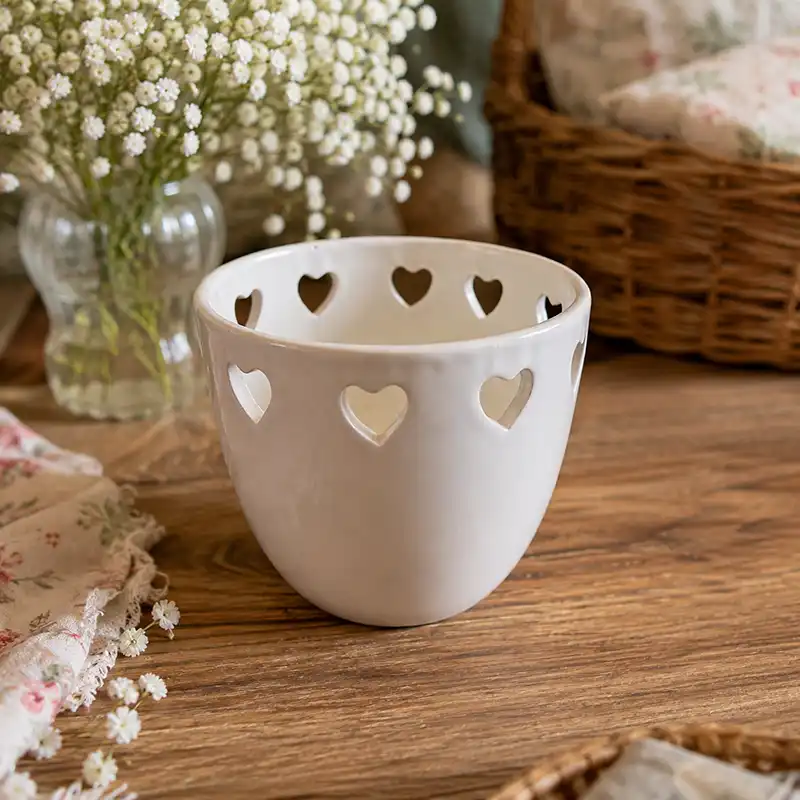 Cache-pot à coeur en céramique