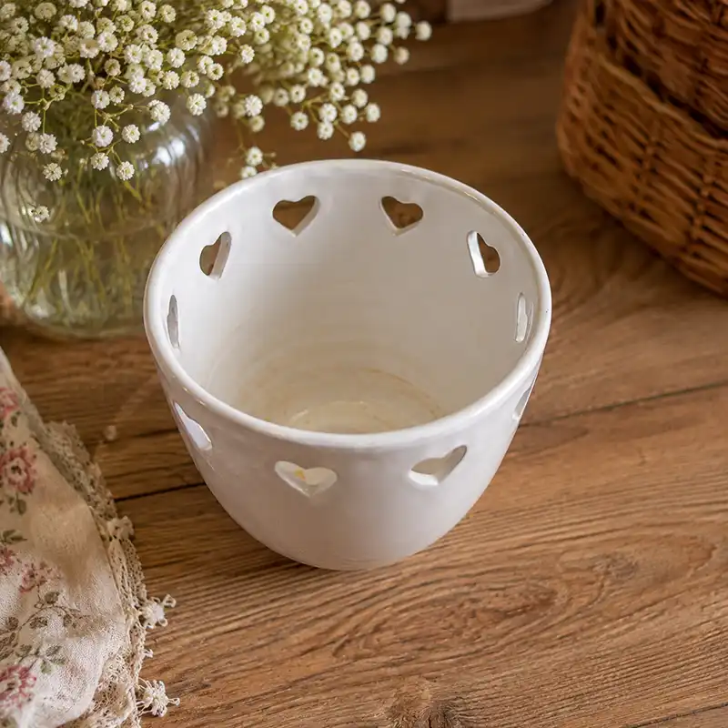 Cache-pot à coeur en céramique