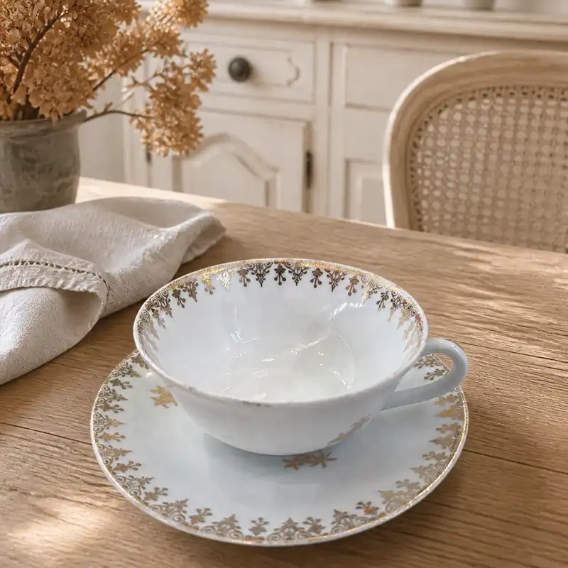 Tasses à café vintage en porcelaine