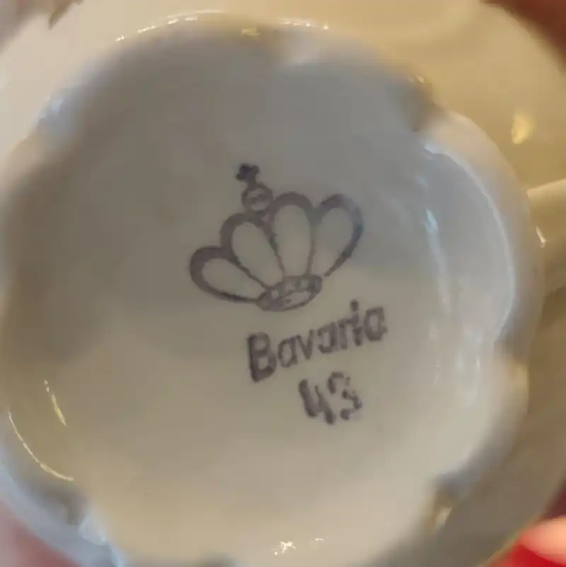 Tasses vintage en porcelaine