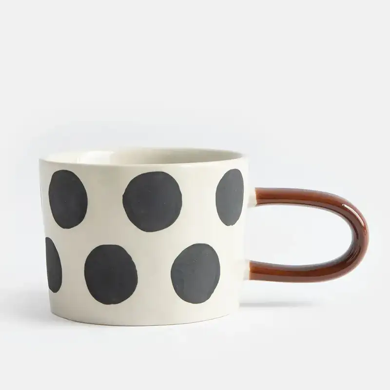 Mug parsemé de pois noirs Caroline Gardner