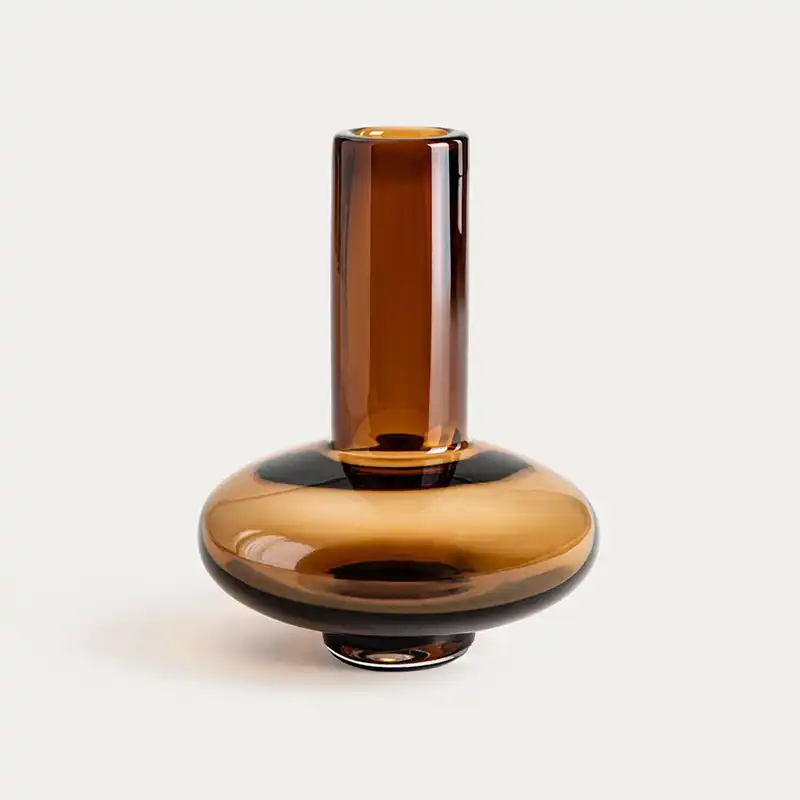 Vase en verre ambré