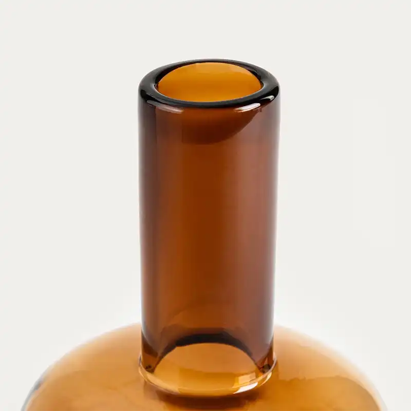 Vase en verre ambré