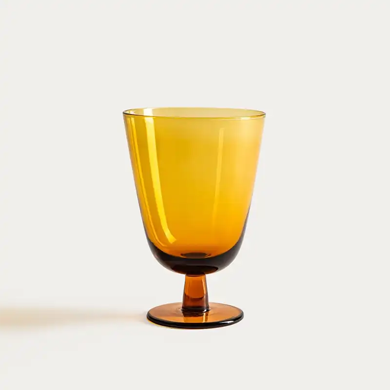 Verre ambré à pied court